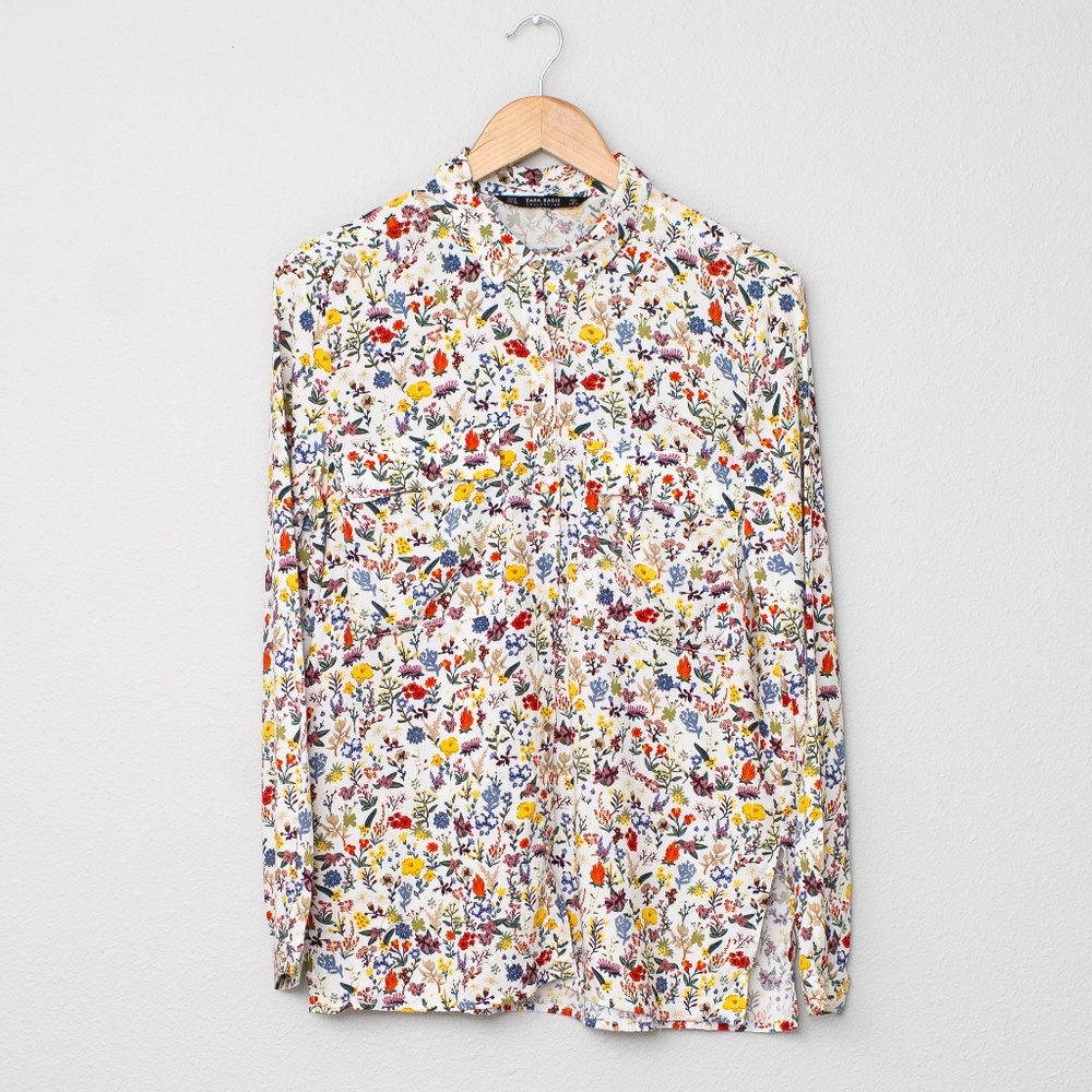 Zara Basic Women’s All Over Floral Print Button Up